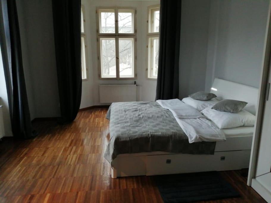 2 Bedrooms Close Vysehrad - Congress Centrum Praga Exterior foto
