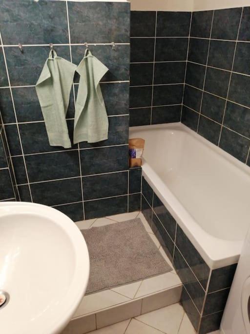 2 Bedrooms Close Vysehrad - Congress Centrum Praga Exterior foto