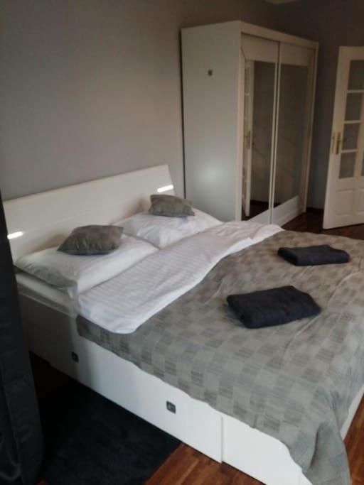 2 Bedrooms Close Vysehrad - Congress Centrum Praga Exterior foto